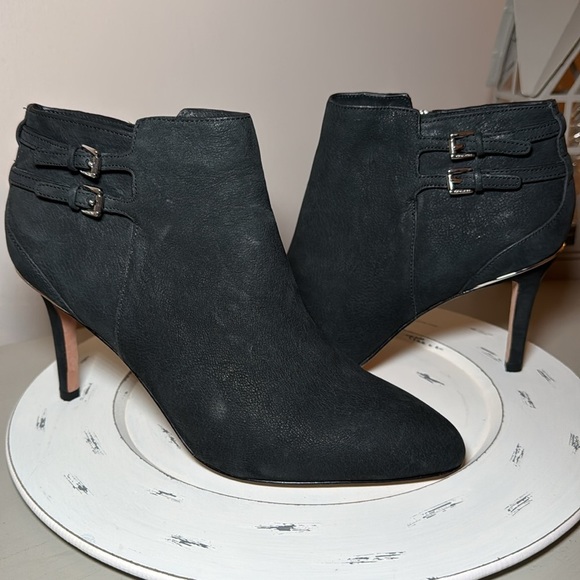 Coach Daphney Leather Heeled Bootie Size 9 - Picture 2 of 13